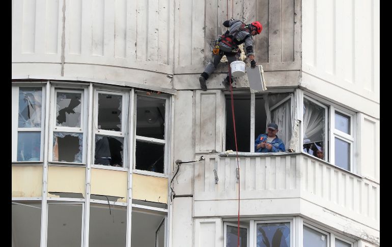 Los ataques causaron daños menores en edificios de viviendas de Moscú. EFE/M. Shipenkov