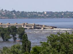 La represa de Kajovka sufrió daños severos y terminó por colapsar el 6 de junio. REUTERS