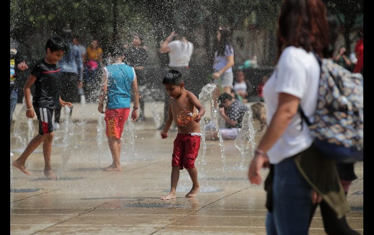 Debido a las altas temperaturas, se recomienda a la población evitar exponerse a la radiación solar por tiempos prolongados. SUN/F. Rojas