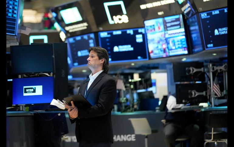 Al término de las operaciones en Nueva York, a las 13:00 hora local, el Dow Jones se situó en 34 mil 418.5 puntos, mientras que el selectivo S&P 500 sumó un 0.12%, hasta cuatro mil 455.6 unidades. AP / ARCHIVO