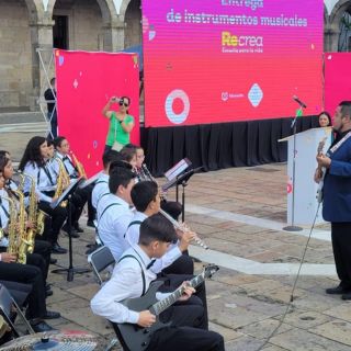 Entregan sets musicales a planteles escolares de Jalisco