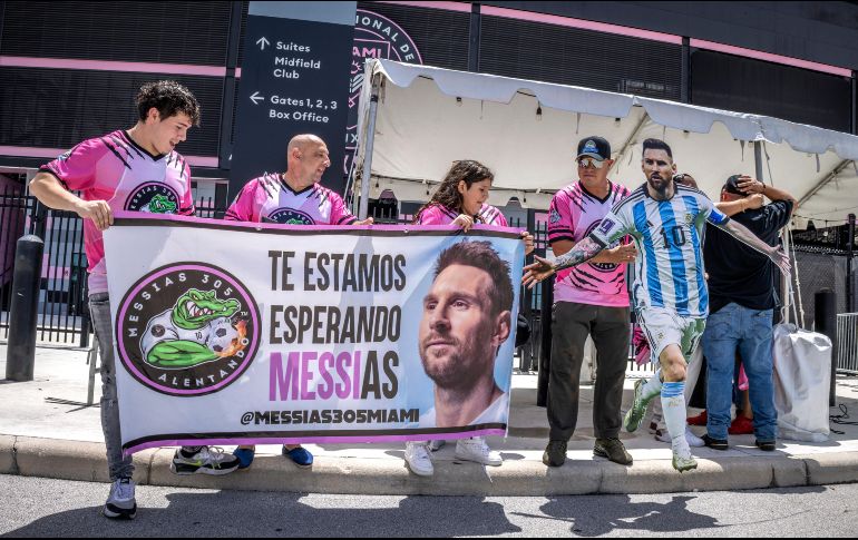 Lionel Messi aterrizó junto a su familia en tierras estadounidenses para dar inicio a su nueva aventura. EFE/C. Herrera