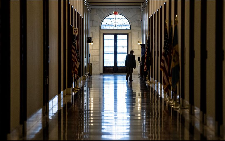La Policía del Capitolio de Estados Unidos pidió a quienes se encuentren dentro del Senado se refugien, ante información de que podría haber alguien disparando. AFP / ARCHIVO