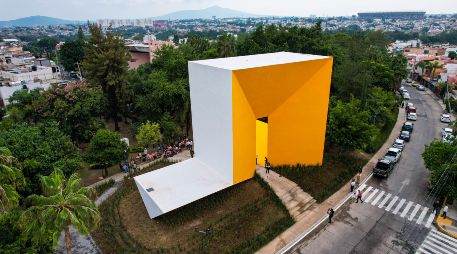 “La Gran Puerta”, también conocida popularmente como “Monumento Amarillo”, se ha vuelto un hito urbano para los habitantes de la colonia Jardines Alcalde y de otras zonas cercanas. EL INFORMADOR/A. Navarro