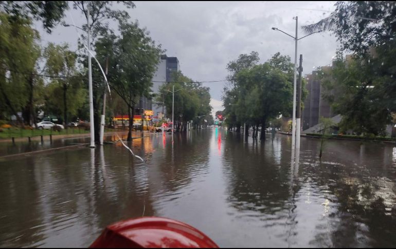 En lo que va de la temporada de lluvias 2023, los puntos con más inundaciones en la ciudad son Plaza del Sol, El Dean y Lázaro Cárdenas y Gobernador Curiel. EL INFORMADOR / ARCHIVO
