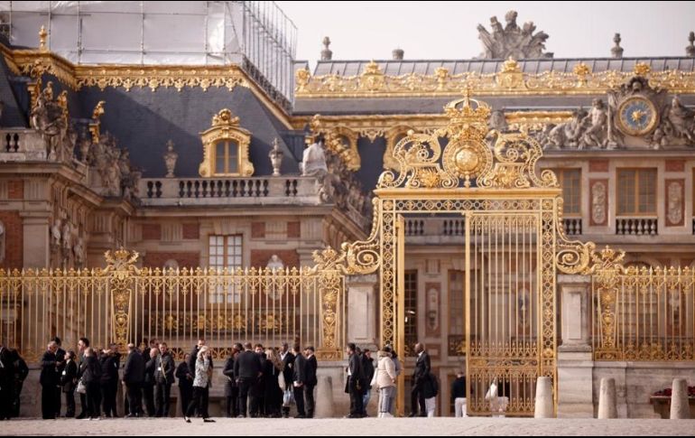 En su cuenta de X, el Palacio de Versalles  justificó este nuevo cierre poco después de mediodía. EFE