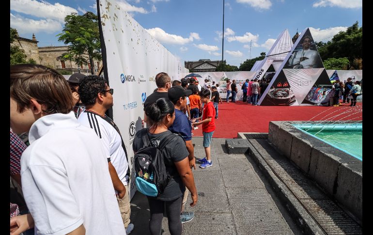 Las largas filas para poder ingresar a la segunda educación de Autoart World Guadalajara no se hicieron esperar este domingo. EL INFORMADOR / H. Figueroa