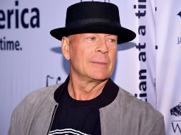 Bruce Willis anunció su retiro del mundo cinematográfico en marzo del año pasado, cuando los especialistas le diagnosticaron afasia, que posteriormente se convirtió en demencia frontotemporal. AFP/Archivo