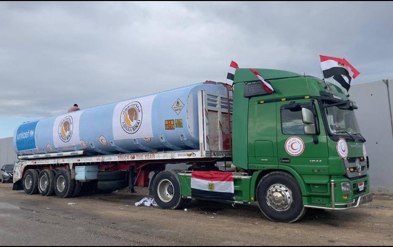 Desde el 7 de octubre no había entrado ningún camión cargado con combustible a Gaza, imprescindible para el funcionamiento de hospitales, panaderías y plantas de potabilización de agua. EFE
