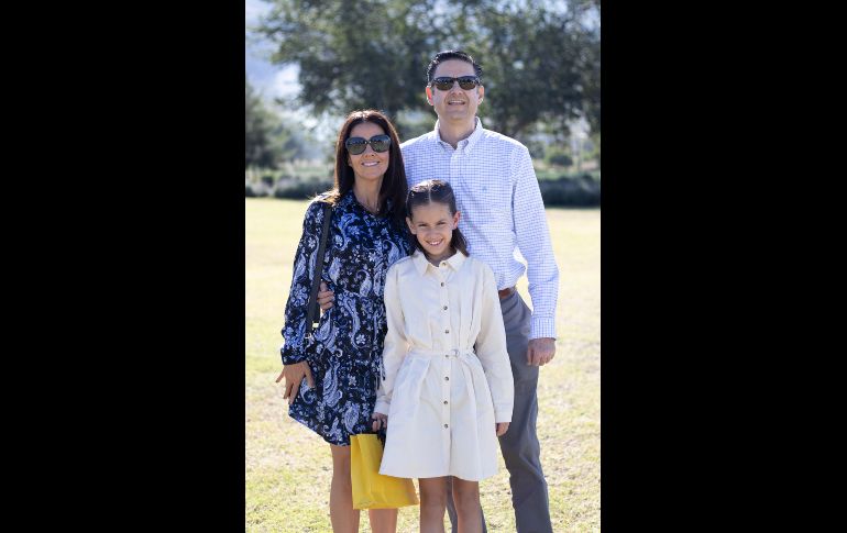 Rosy Campero, Isabella Acedo y David Acedo. GENTE BIEN JALISCO/ Christian Pérez