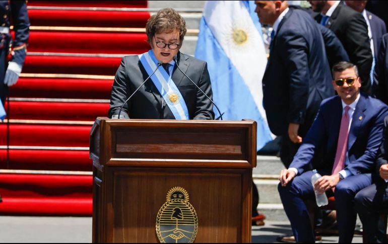 La llegada de Milei a la presidencia de Argentina abrió un debate inconcluso entre los expertos. EFE/ J. Roncoroni