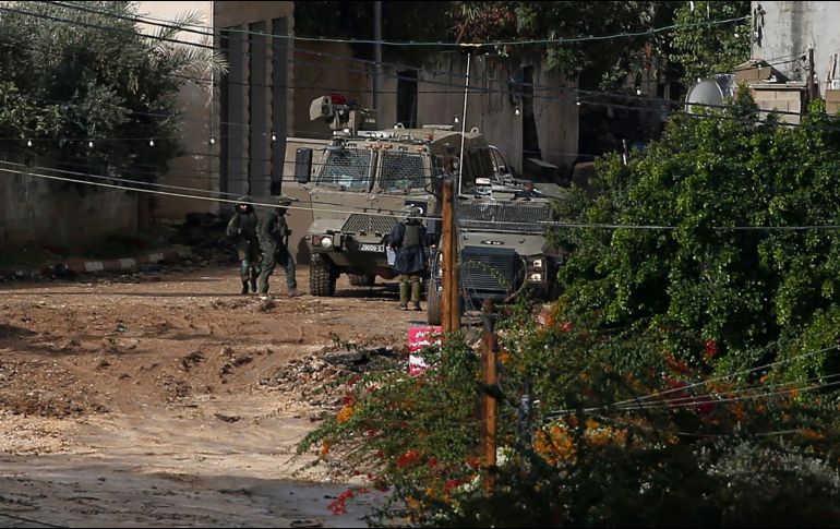 Las tropas terrestres israelíes siguen inmersas en fuertes combates con milicianos palestinos en Ciudad de Gaza y sus alrededores. EFE/A. Badarneh