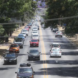 Participan conductores de cinco vehículos en choque sobre la carretera Guadalajara-Zapotlanejo