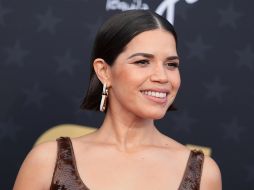 America Ferrera recibe premio SeeHer en los Critics Choice Awards 2024. EFE/ Allison Dinner