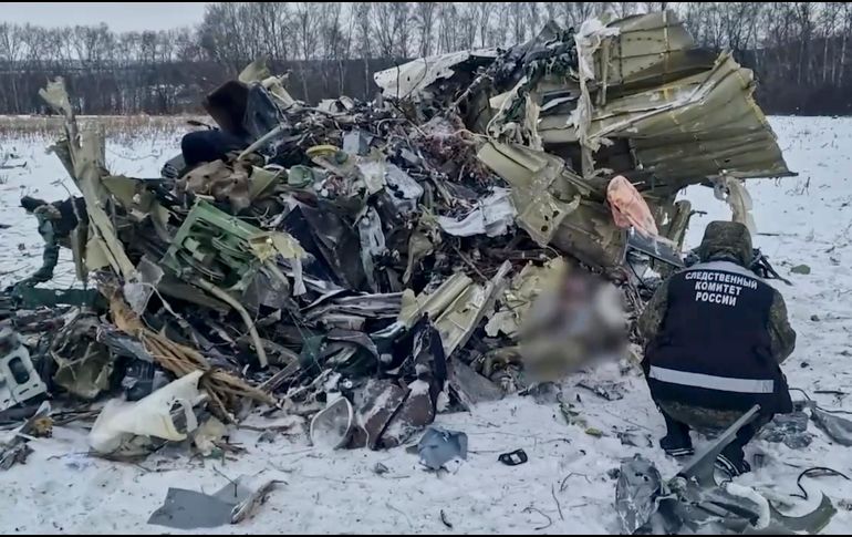 El Gobierno ucraniano reconoció el jueves la posibilidad de que el avión ruso derribado el miércoles en la zona fronteriza con Ucrania pudiera transportar a 65 prisioneros ucranianos para un posible canje. EFE / ARCHIVO