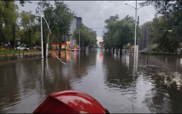 Para esta mañana lluviosa de viernes, el Servicio Meteorológico Nacional (SMN), pronostica para Jalisco cielo nublado durante el día, además de lluvias puntuales fuertes en la Entidad. EL INFORMADOR / ARCHIVO