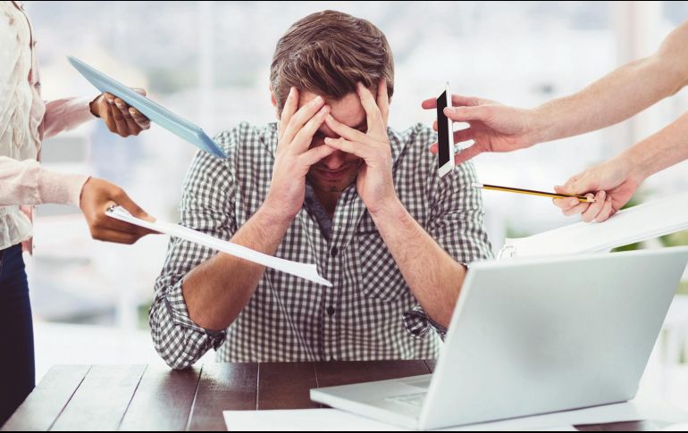 El exceso de trabajo y la falta de tiempo libre, son dos de los principales causantes del estrés. ESPECIAL