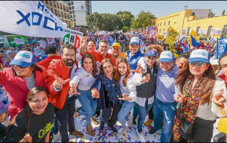 La candidata del “Fuerza y Corazón por México”, Xóchitl Gálvez, durante una de sus visitas a Jalisco en el periodo de precampaña. ESPECIAL