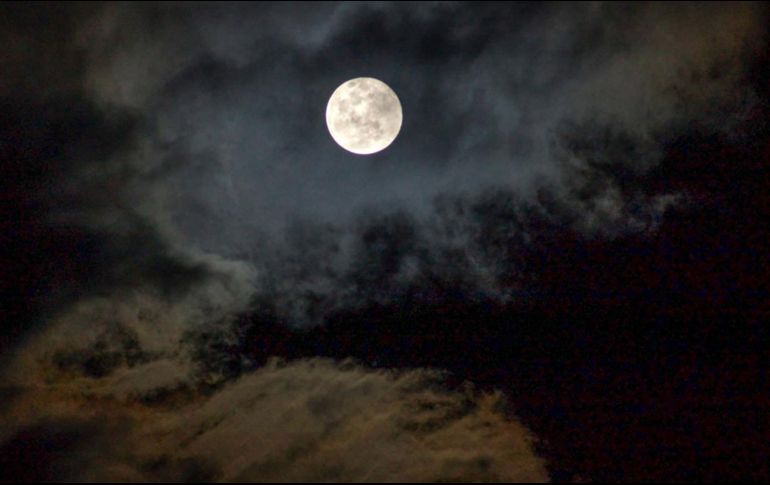 La luna presentará un curioso fenómeno a finales de marzo. SUN/ARCHIVO