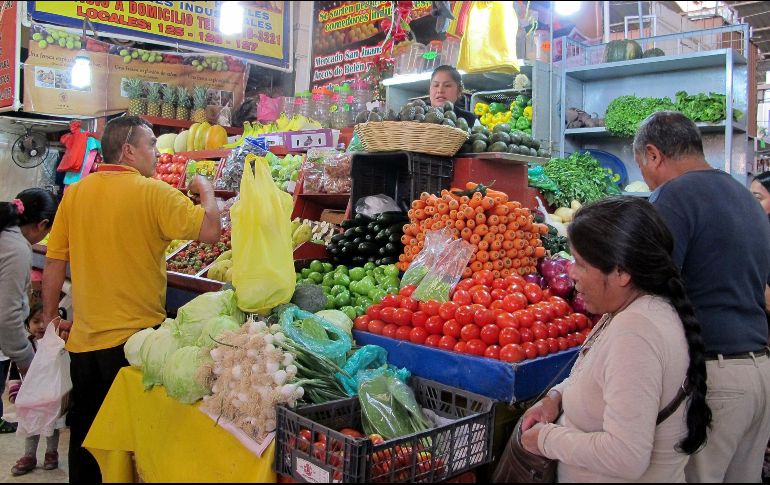 La semana pasada, la canasta básica estuvo en un promedio nacional de 821 pesos con 43 centavos en general en todo el país. SUN / ARCHIVO