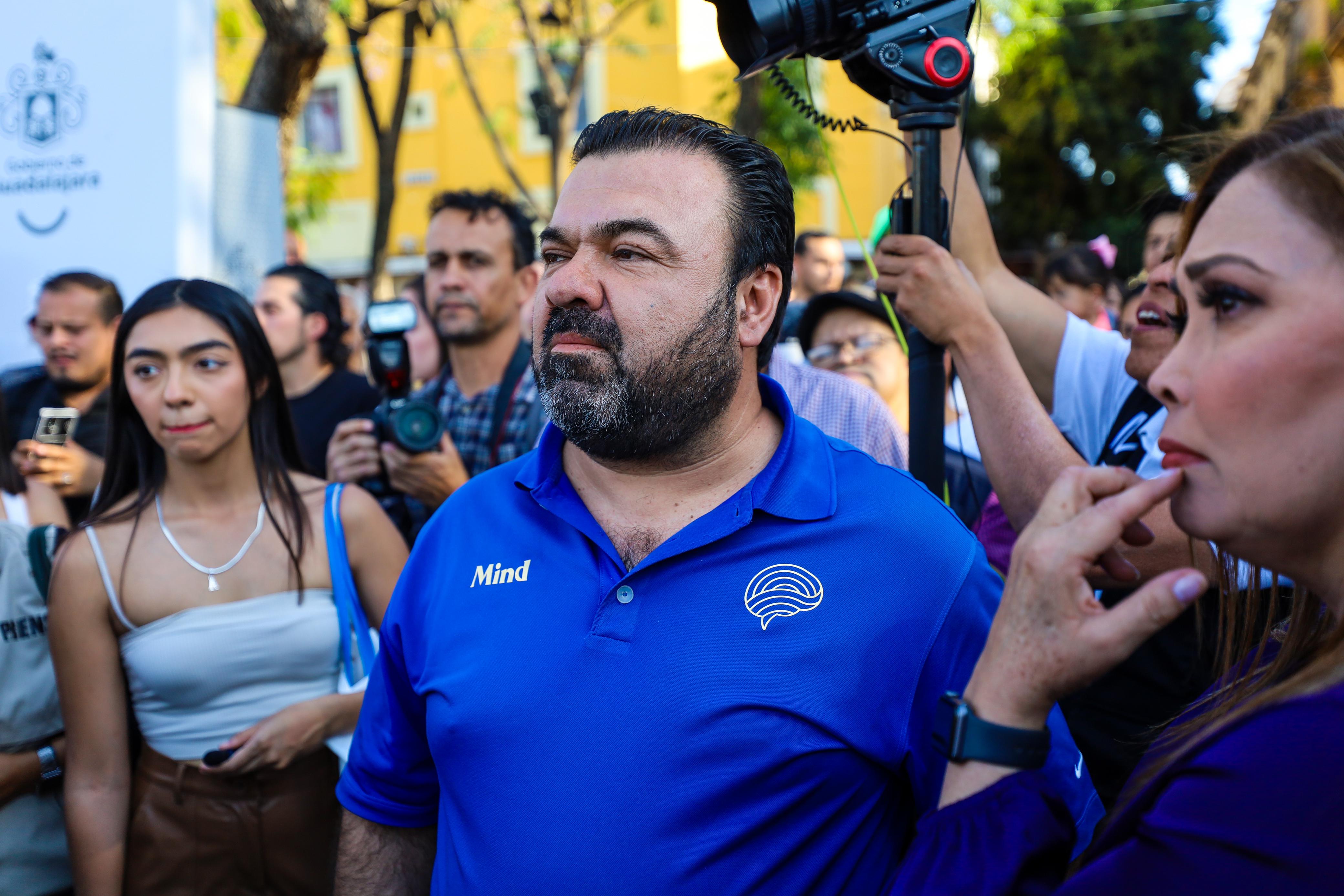 En la Plaza Liberación de Guadalajara, decenas de periodistas se congregaron junto a la consejera nacional de Morena, Itzul Barrera, hija del periodista tapatío. EL INFORMADOR/ A. Navarro.