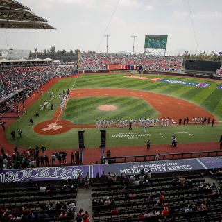 Astros superan a los Rockies en la Ciudad de México
