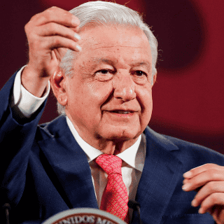 Esto responde López Obrador sobre la denuncia en Ecuador a diplomático mexicano