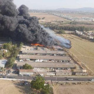 Incendio en fábrica de mangueras es controlado