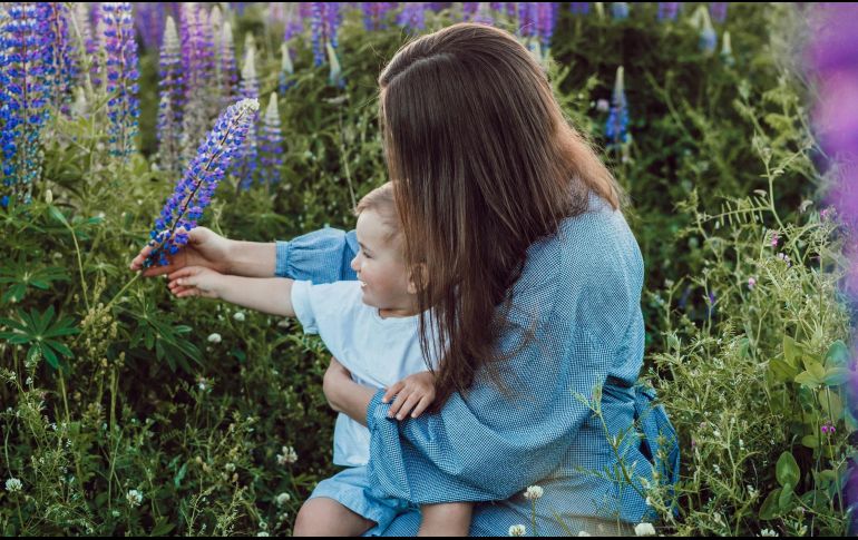 A pesar de no ser un día de descanso obligatorio, algunas empresas si brindan el día a sus empleadas con hijos, para que puedan compartir el día con ellos. Unsplash