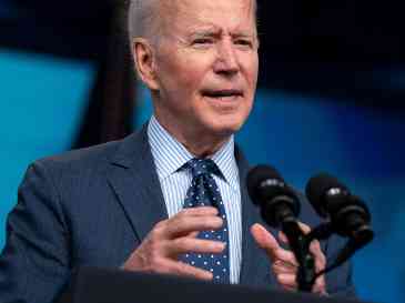 El pasado 24 de abril, Biden promulgó una ley para permitir el envío de armamento a Ucrania por valor de 60 mil 800 millones. AP / ARCHIVO