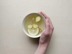Comer jengibre estimula la absorción de los antioxidantes en la sangre y posteriormente son transportados al cerebro para conservar su salud. ESPECIAL / Foto de Dominik Martin en Unsplash
