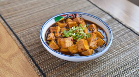 El tofu es un alimento rico en antioxidantes, que colaboran en la reducción del estrés oxidativo que afecta a nuestro cuerpo. Pixabay