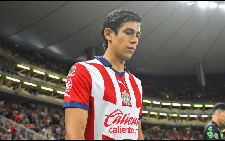 El delantero del Guadalajara no pasa por su mejor momento, ya que después de su lesión en la rodilla no ha logrado alcanzar su mejor nivel futbolísticamente. IMAGO7