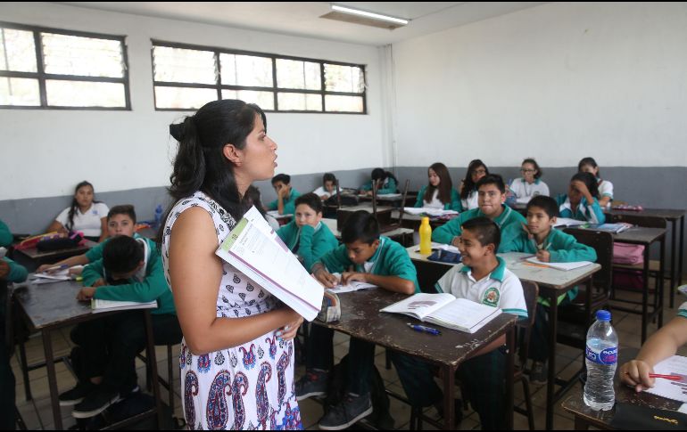 El 63% del total de maestros nacional se encuentra en educación básica, donde las mujeres representan el 66.8% y los hombres el 33 por ciento. EL INFORMADOR / ARCHIVO