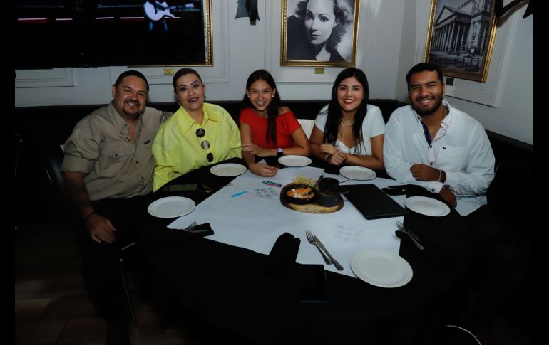 Abraham Ramírez, Griselda González, Itzayana Liz González y Francisco Gómez. GENTE BIEN JALISCO/ Claudio Jimeno
