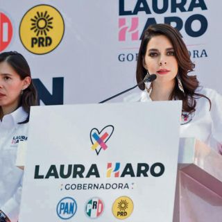 Laura Haro apoya a mujeres y niños en situación vulnerable
