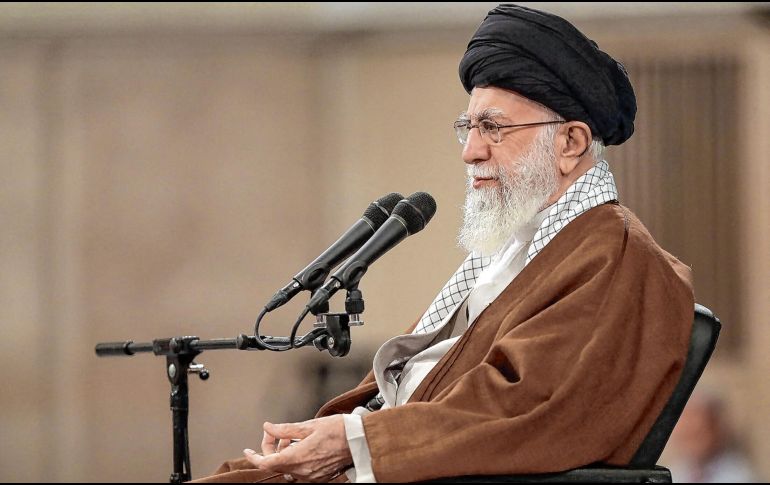 El ayatolá Alí Jamenei eligió con rapidez al presidente interino de Irán ante los sucesos ocurridos el domingo. AFP