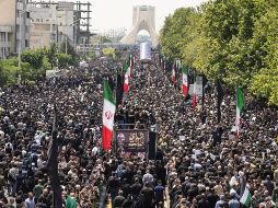 Los actos funerarios por Raisí y sus acompañantes comenzaron ayer y continuarán mañana. ESPECIAL / AFP