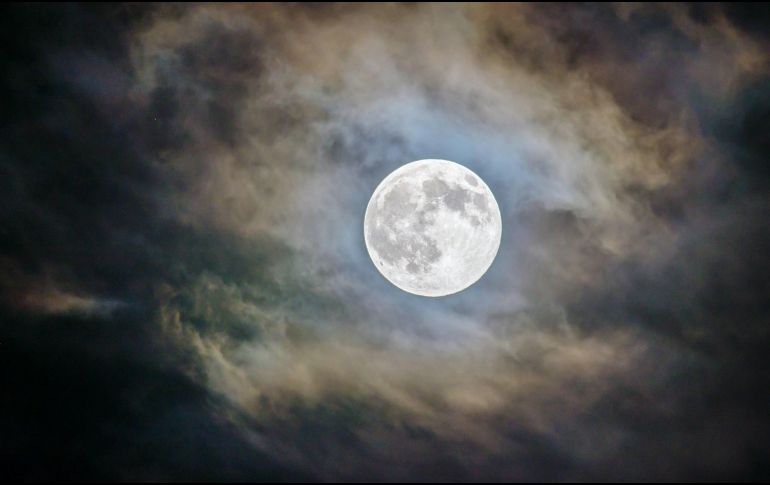 A través de la plataforma X, los internautas disfrutaron del evento astronómico y compartieron sus mejores tomas de la Luna llena. UNSPLASH / Ganapathy Kumar