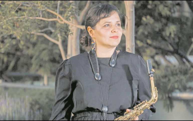 La saxofonista explicó que homenajeará a mujeres que contribuyeron al cambio sociocultural e ideológico del Estado de Jalisco. CORTESÍA