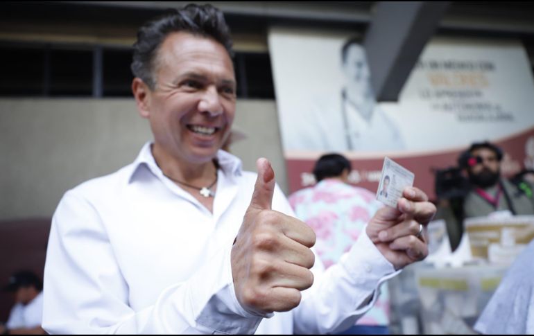 Pablo Lemus, candidato a la gubernatura de Jalisco por Movimiento Ciudadano, emitió su voto. ESPECIAL