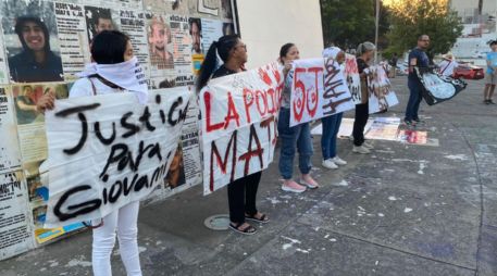 En la manifestación también estuvieron presentes integrantes del Colectivo Luz de Esperanza Desaparecidos Jalisco. EL INFORMADOR / Gloria Reza