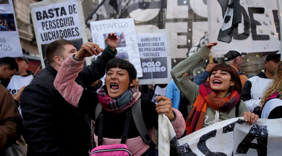A causa de la crisis económica la nación sudamericana enfrenta una seguidilla de protestas callejeras y huelgas. AP/ Natacha Pisarenko
