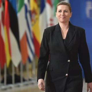 Macron tilda de "inadmisible" la agresión a la primera ministra danesa Frederiksen