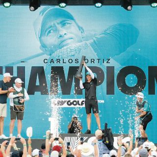 Tapatío Carlos Ortiz gana su primer torneo de LIV Golf
