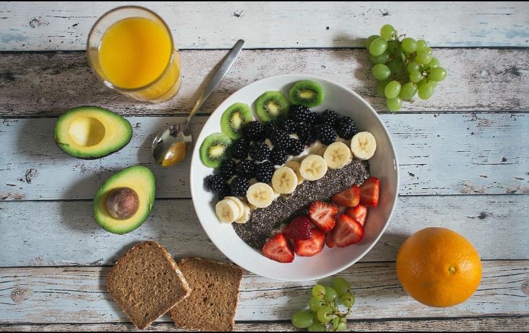 Normalmente, lo que las personas en general consumen en el desayuno son: panes, huevo, tocino y cereales azucarados. Pixabay.