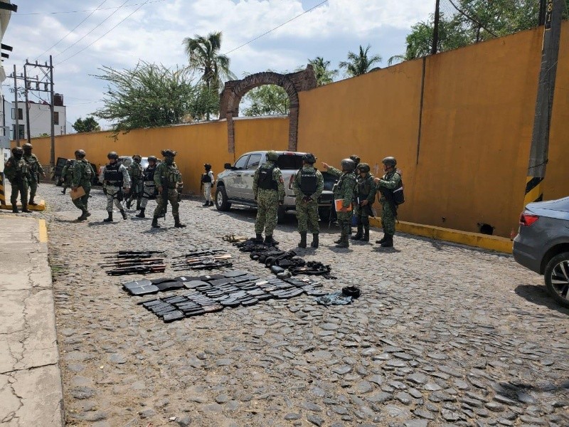 El Ejército Mexicano detuvo a tres personas, presuntamente integrantes de un grupo delictivo. CORTESÍA 