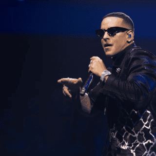 Daddy Yankee lanza exclusiva tarjeta deportiva junto a Juan Soto (VIDEO)