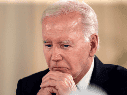 Se pudo ver al presidente Biden disperso, viendo hacia la nada. EFE/EPA/D. FASANO