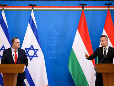 Israel Katz y Peter Szijjarto durante su reunión este 17 de junio en Budapest.EFE/EPA/ Foto de Robert Hegedus